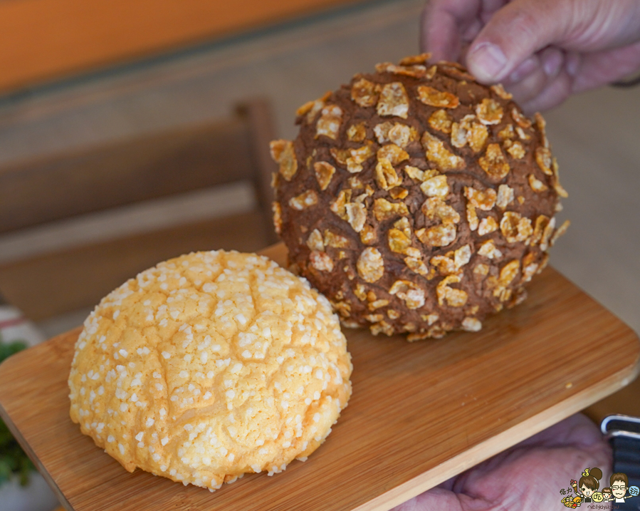 三日酵 菠蘿麵包 麵包 甜點 吐司 極光奶油 好吃 麵包 高雄伴手禮 咖啡館 麵包甜點咖啡 在地 新鮮出爐