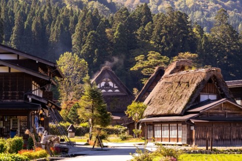 【白川鄉合掌村攻略】一日遊交通整理、合掌村點燈、拍照定番點＆熱門美食推薦！