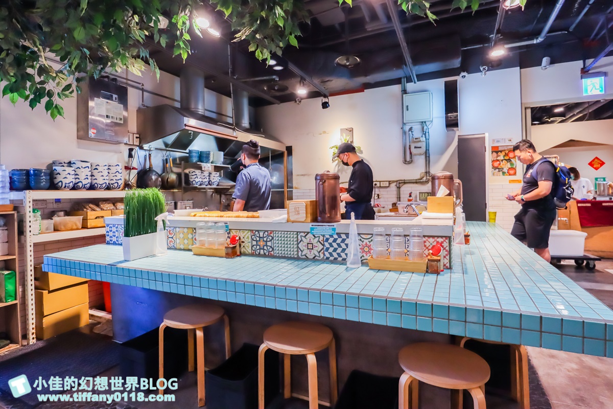[台中美食]山下公園拉麵/排隊一小時才能吃到的台中拉麵/免費加飯加麵/第六市場美食推薦