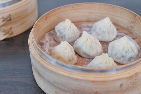 苗栗頭份美食│溢鼎香手作點心。頭份排隊美食‧手工現桿爆汁小籠湯包！