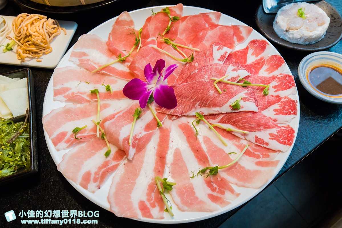 本鼎堂台式漢方麻辣鍋/結合中藥材入湯的麻辣鍋/老宅復古環境+每日限定湯頭選擇+小菜吃到飽/台北火鍋推薦