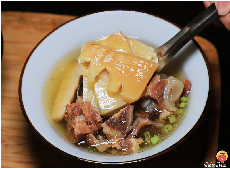 基隆美食｜安家雞肉飯！超軟Ｑ的雞肉！秘製辣椒是經典必加！