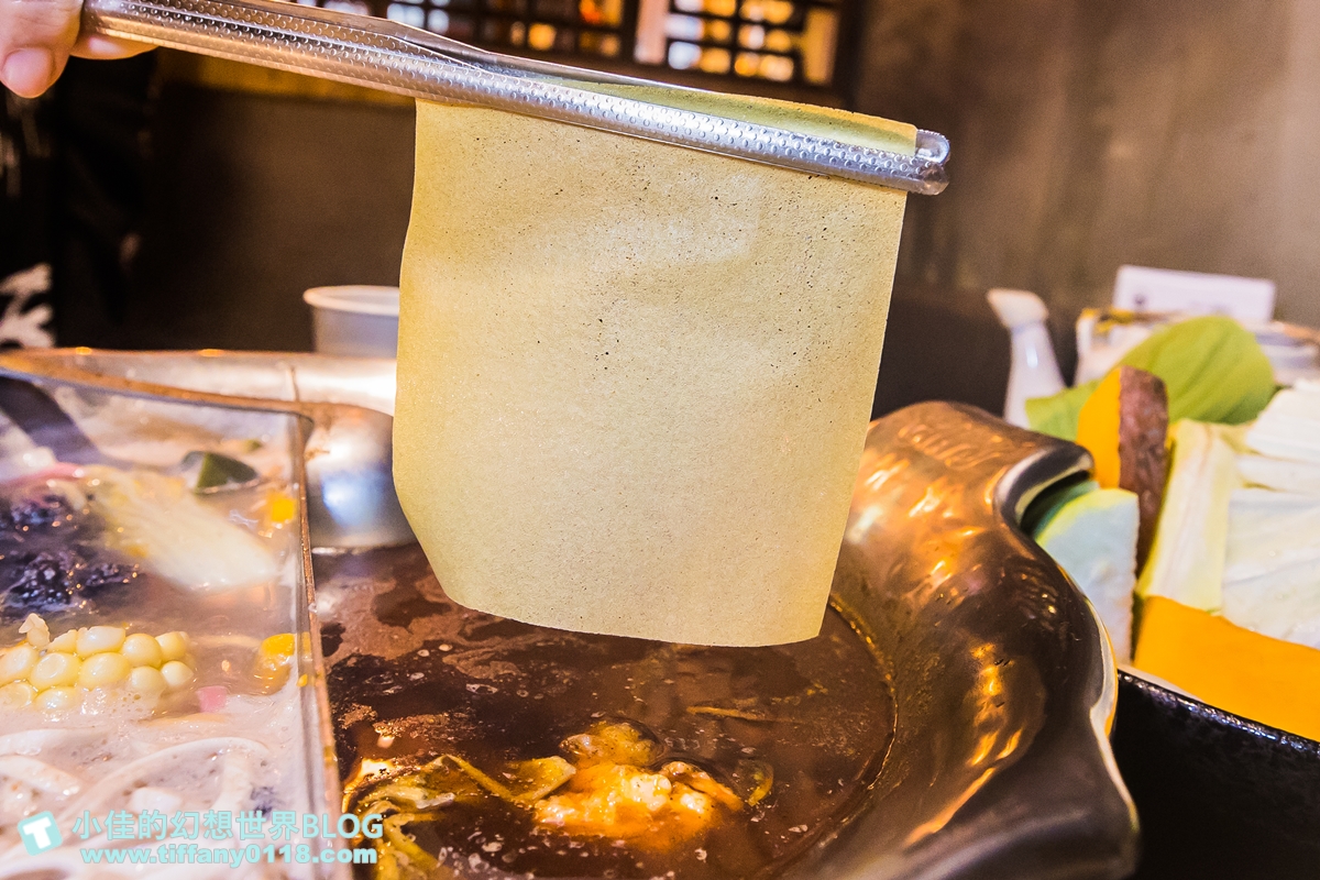 本鼎堂台式漢方麻辣鍋/結合中藥材入湯的麻辣鍋/老宅復古環境+每日限定湯頭選擇+小菜吃到飽/台北火鍋推薦