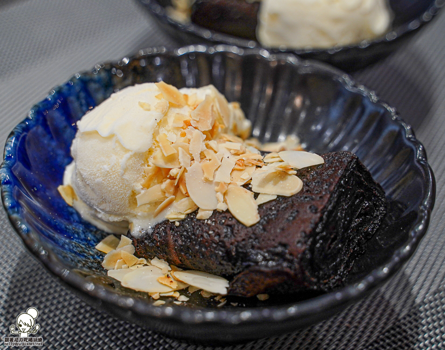 無菜單 高雄無菜單 鐵板燒 高雄美食 預約制 聚餐 聚會 頂級 美味 慶生 新光三越