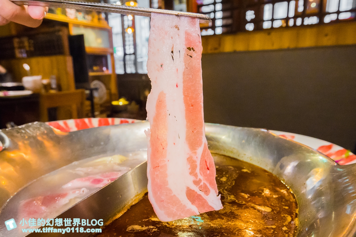 本鼎堂台式漢方麻辣鍋/結合中藥材入湯的麻辣鍋/老宅復古環境+每日限定湯頭選擇+小菜吃到飽/台北火鍋推薦