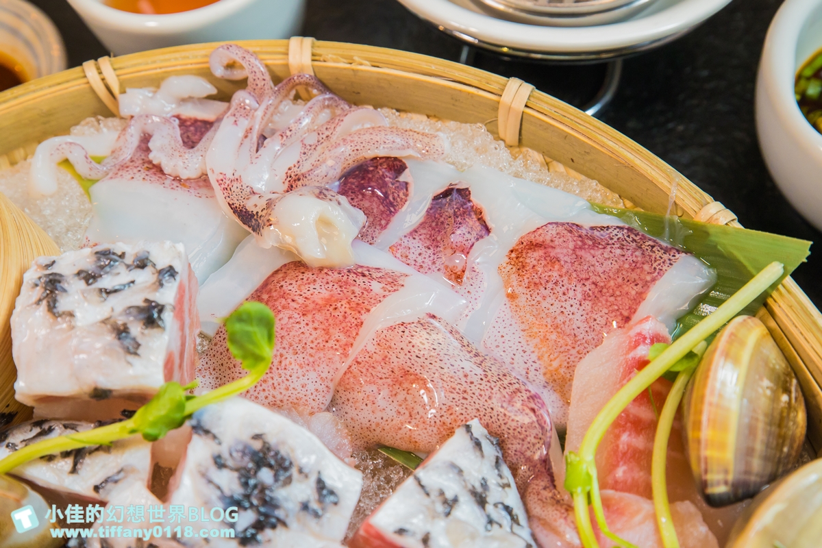 本鼎堂台式漢方麻辣鍋/結合中藥材入湯的麻辣鍋/老宅復古環境+每日限定湯頭選擇+小菜吃到飽/台北火鍋推薦