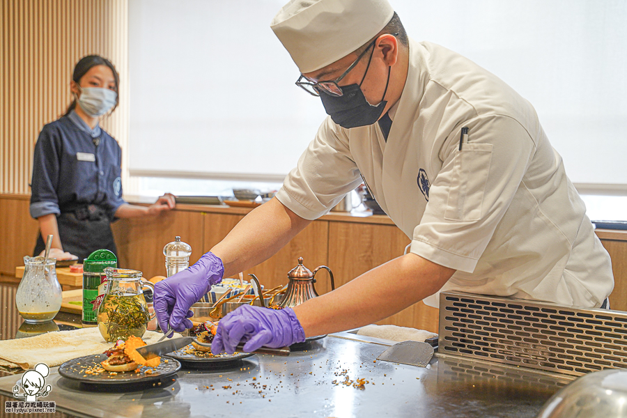 無菜單 高雄無菜單 鐵板燒 高雄美食 預約制 聚餐 聚會 頂級 美味 慶生 新光三越