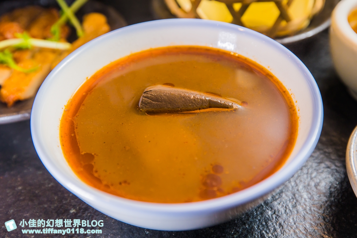 本鼎堂台式漢方麻辣鍋/結合中藥材入湯的麻辣鍋/老宅復古環境+每日限定湯頭選擇+小菜吃到飽/台北火鍋推薦