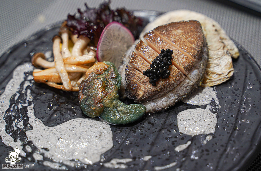 無菜單 高雄無菜單 鐵板燒 高雄美食 預約制 聚餐 聚會 頂級 美味 慶生 新光三越