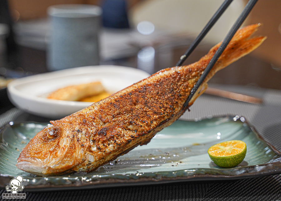 無菜單 高雄無菜單 鐵板燒 高雄美食 預約制 聚餐 聚會 頂級 美味 慶生 新光三越