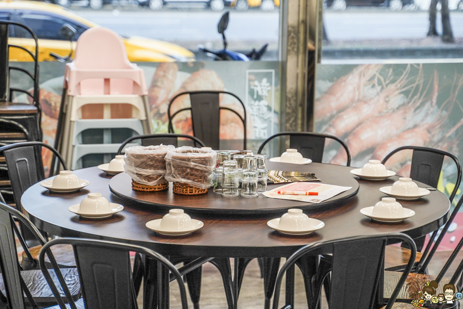 水明蝦 活蝦料理 台菜 高雄 泰國蝦 高雄美食 海鮮 敲敲魚 鹽焗 胡椒蝦 聚餐 聚會