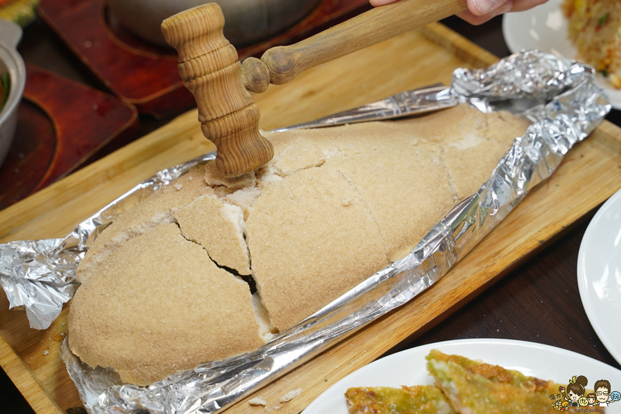 水明蝦 活蝦料理 台菜 高雄 泰國蝦 高雄美食 海鮮 敲敲魚 鹽焗 胡椒蝦 聚餐 聚會