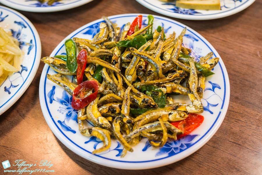 [西門町美食]萬年大樓老山東牛肉家常麵店/米其林必比登推薦70年老店/大推小菜跟水餃好吃