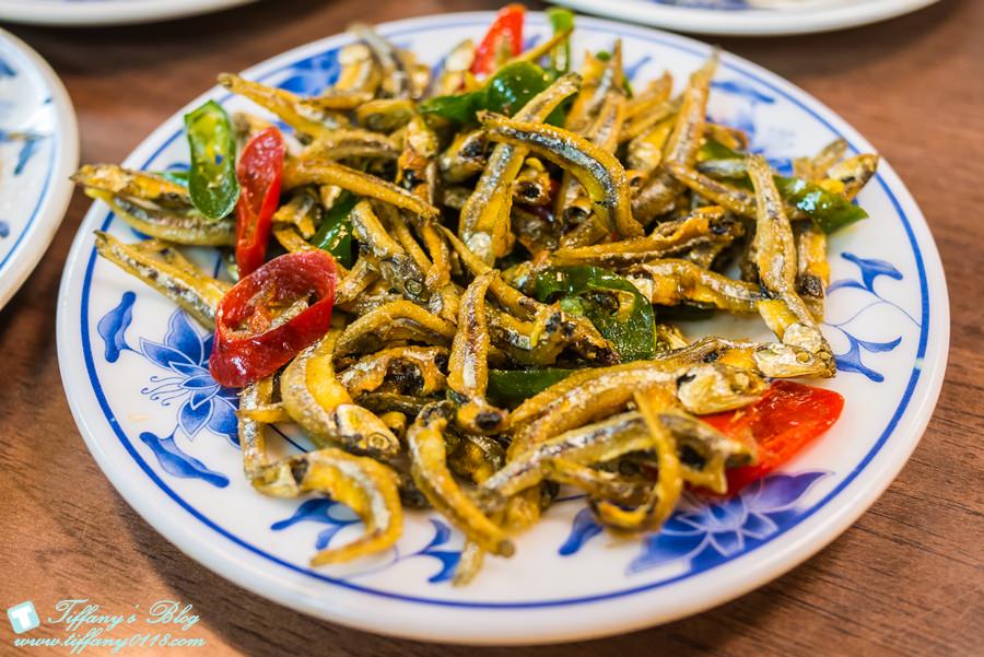 [西門町美食]萬年大樓老山東牛肉家常麵店/米其林必比登推薦70年老店/大推小菜跟水餃好吃