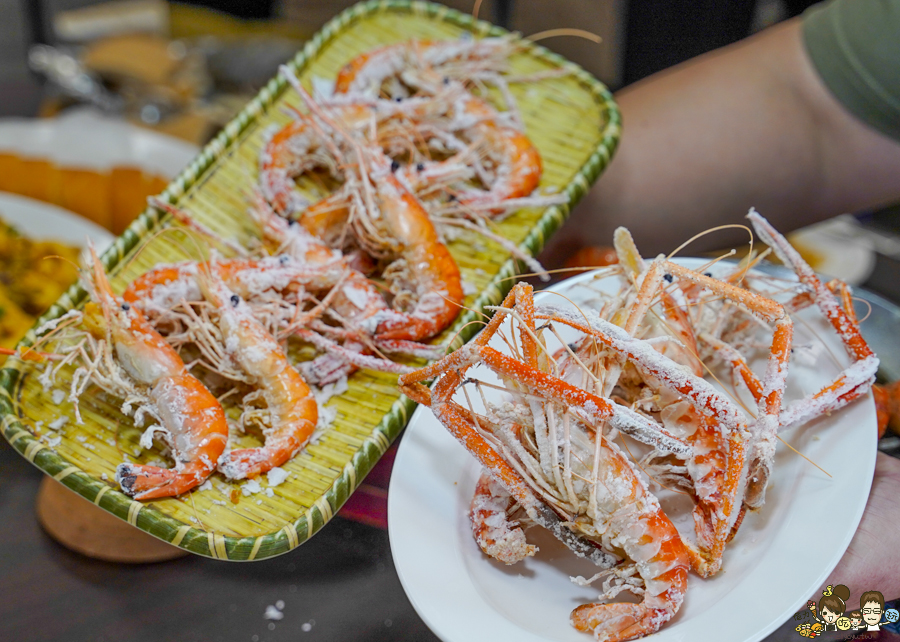 水明蝦 活蝦料理 台菜 高雄 泰國蝦 高雄美食 海鮮 敲敲魚 鹽焗 胡椒蝦 聚餐 聚會