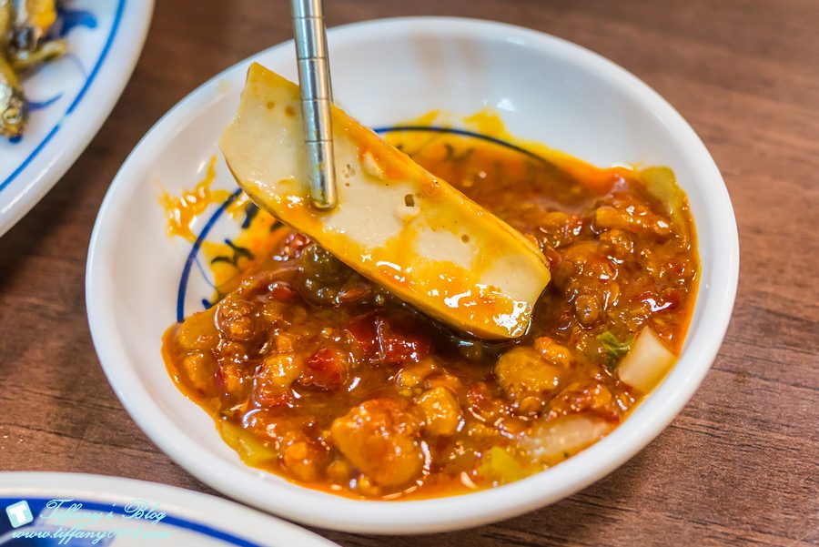 [西門町美食]萬年大樓老山東牛肉家常麵店/米其林必比登推薦70年老店/大推小菜跟水餃好吃