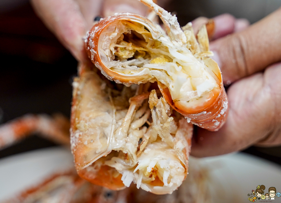 水明蝦 活蝦料理 台菜 高雄 泰國蝦 高雄美食 海鮮 敲敲魚 鹽焗 胡椒蝦 聚餐 聚會