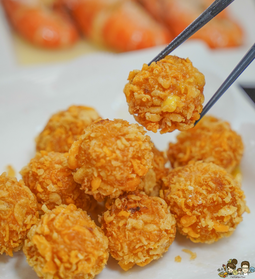 水明蝦 活蝦料理 台菜 高雄 泰國蝦 高雄美食 海鮮 敲敲魚 鹽焗 胡椒蝦 聚餐 聚會