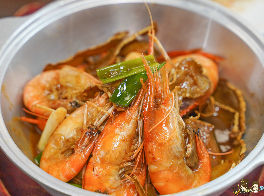 水明蝦 活蝦料理 台菜 高雄 泰國蝦 高雄美食 海鮮 敲敲魚 鹽焗 胡椒蝦 聚餐 聚會