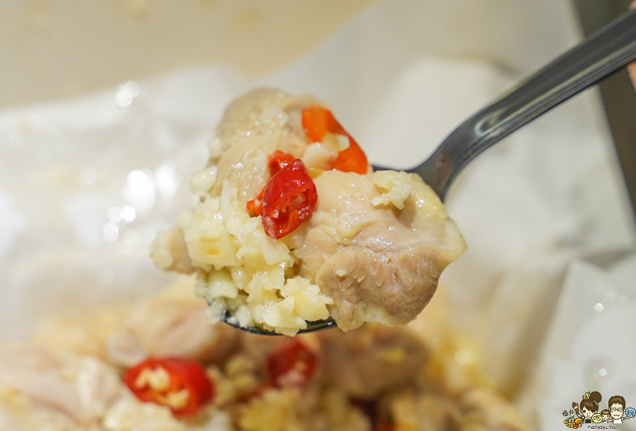 大佬嗶 自強夜市 排隊名店 網紅推薦 爆蒜料理 爆蒜雞翅尖 爆蒜膝脆骨 爆蒜三角骨 夜市美食 、夜市小吃 、夜市必吃 瑞豐必吃