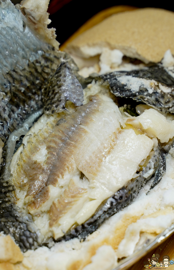 水明蝦 活蝦料理 台菜 高雄 泰國蝦 高雄美食 海鮮 敲敲魚 鹽焗 胡椒蝦 聚餐 聚會