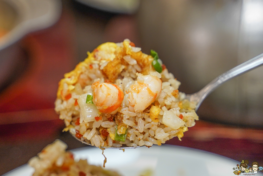 水明蝦 活蝦料理 台菜 高雄 泰國蝦 高雄美食 海鮮 敲敲魚 鹽焗 胡椒蝦 聚餐 聚會