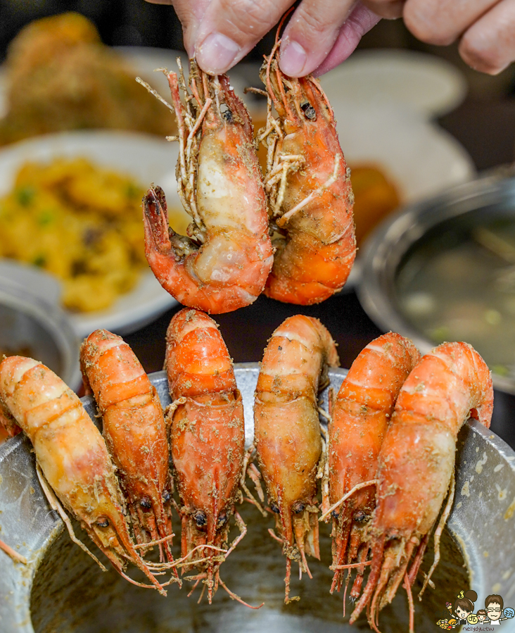 水明蝦 活蝦料理 台菜 高雄 泰國蝦 高雄美食 海鮮 敲敲魚 鹽焗 胡椒蝦 聚餐 聚會