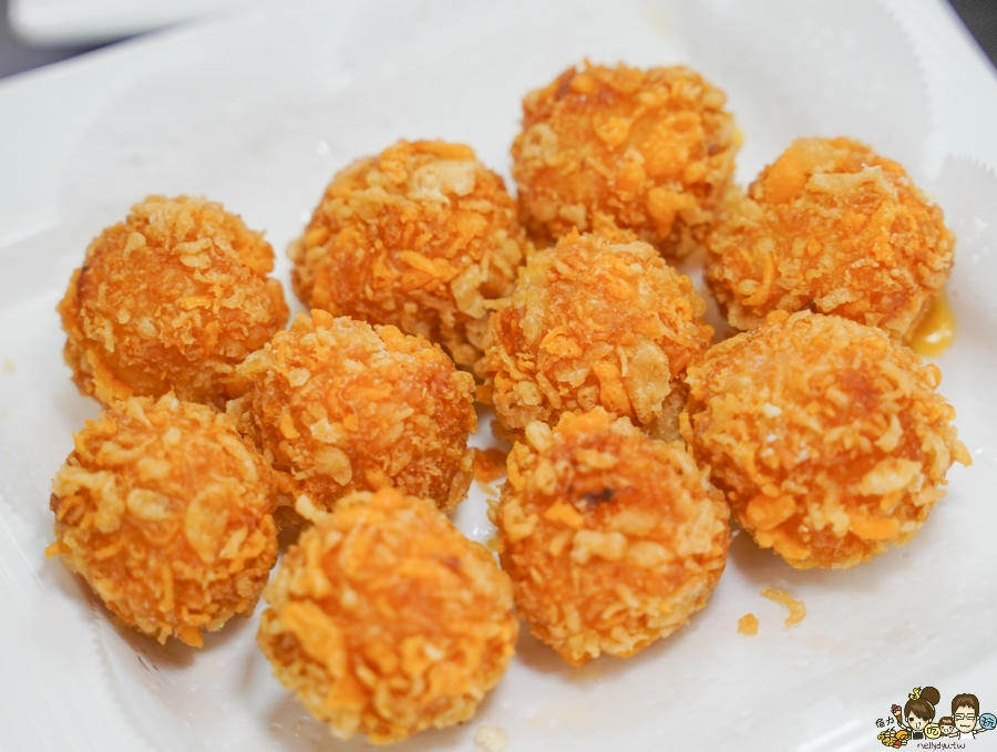 水明蝦 活蝦料理 台菜 高雄 泰國蝦 高雄美食 海鮮 敲敲魚 鹽焗 胡椒蝦 聚餐 聚會