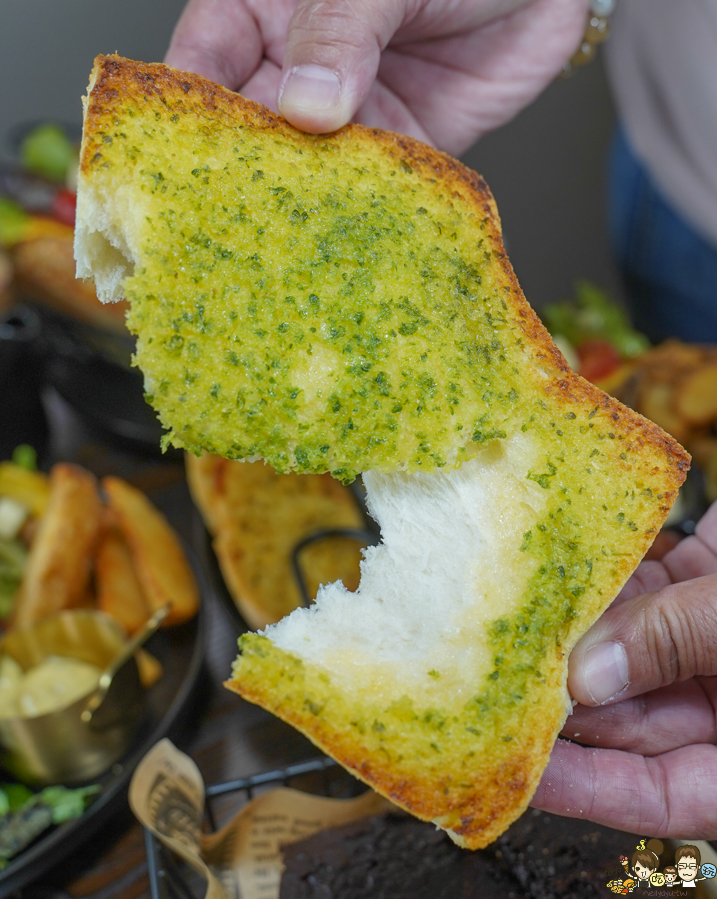 異國料理 咖啡冰沙 左營美食 巨蛋美食 聚餐 聚會 私密 隱藏版 披薩 特製 早午餐 拼盤 晚餐 GAUTENG COFFEE FREEZE.cc