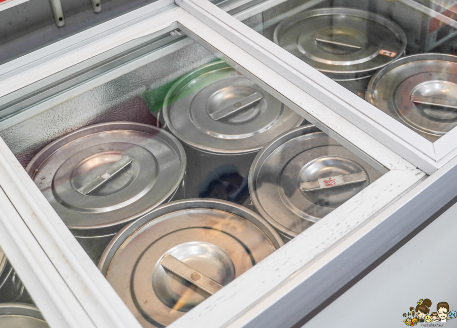 高雄茶飲 高雄飲料 高雄奶茶 青草茶 冬瓜茶 洛神 薏仁 杏仁 古早味 懷舊 涼水 呷涼水 透心涼 罐裝