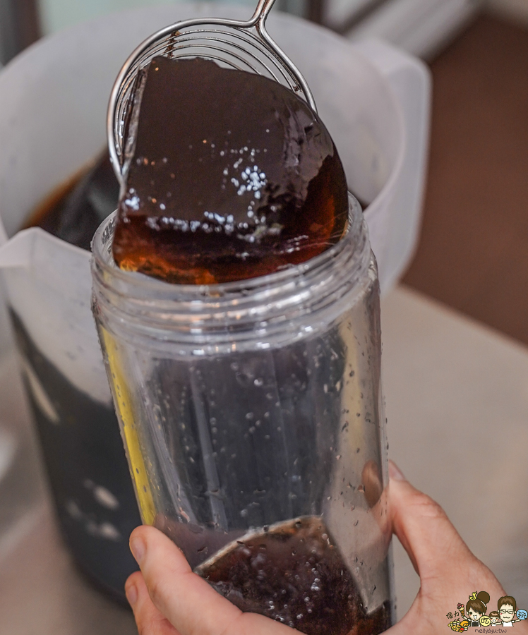 高雄茶飲 高雄飲料 高雄奶茶 青草茶 冬瓜茶 洛神 薏仁 杏仁 古早味 懷舊 涼水 呷涼水 透心涼 罐裝