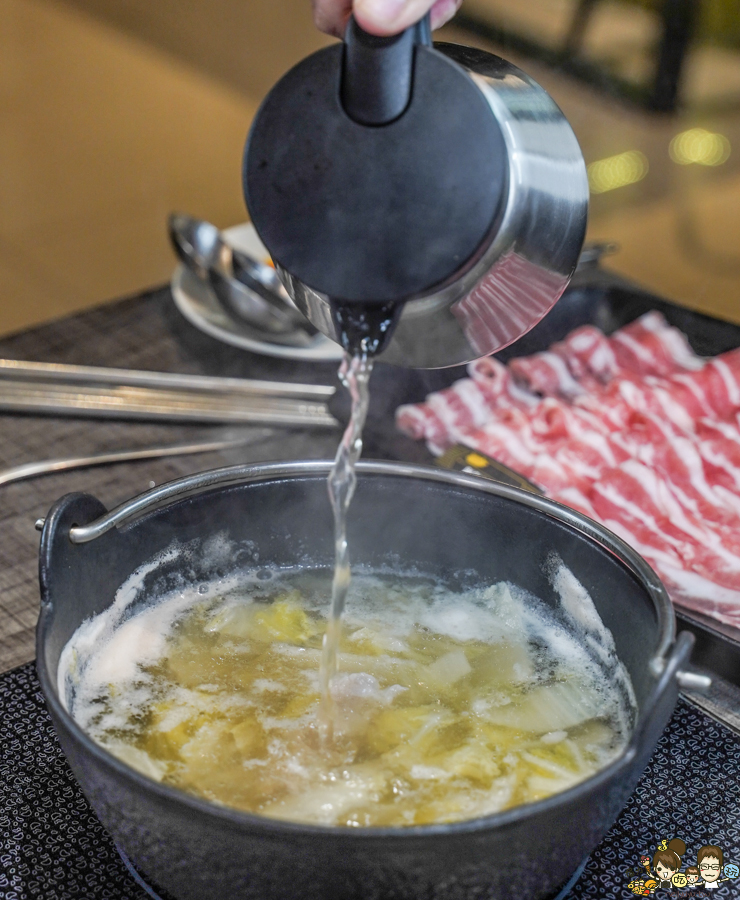 鍋道一號-高雄鳳山店 文山特區 免費涼麵 免費滷肉飯 火鍋 鍋物 包場 商務聚餐 午餐 約會 家庭聚餐 火鍋推薦 鍋物 鑄鐵鍋 個人鴛鴦鍋