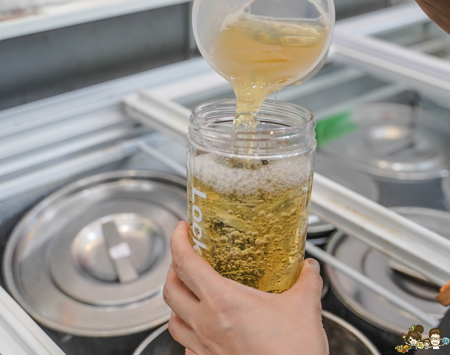 高雄茶飲 高雄飲料 高雄奶茶 青草茶 冬瓜茶 洛神 薏仁 杏仁 古早味 懷舊 涼水 呷涼水 透心涼 罐裝