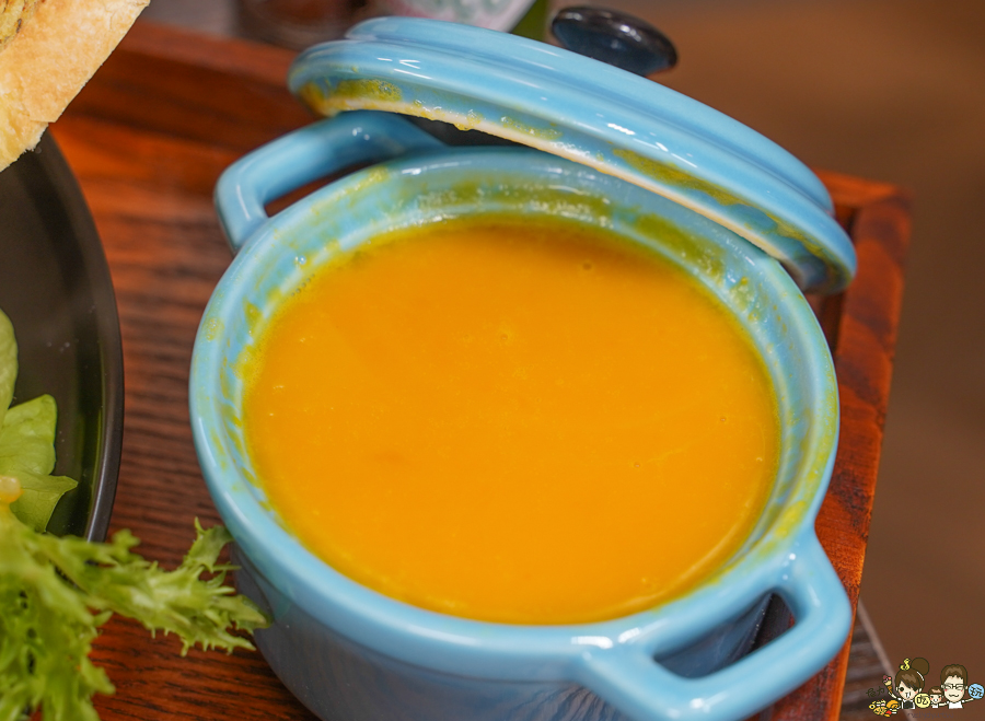 異國料理 咖啡冰沙 左營美食 巨蛋美食 聚餐 聚會 私密 隱藏版 披薩 特製 早午餐 拼盤 晚餐 GAUTENG COFFEE FREEZE.cc