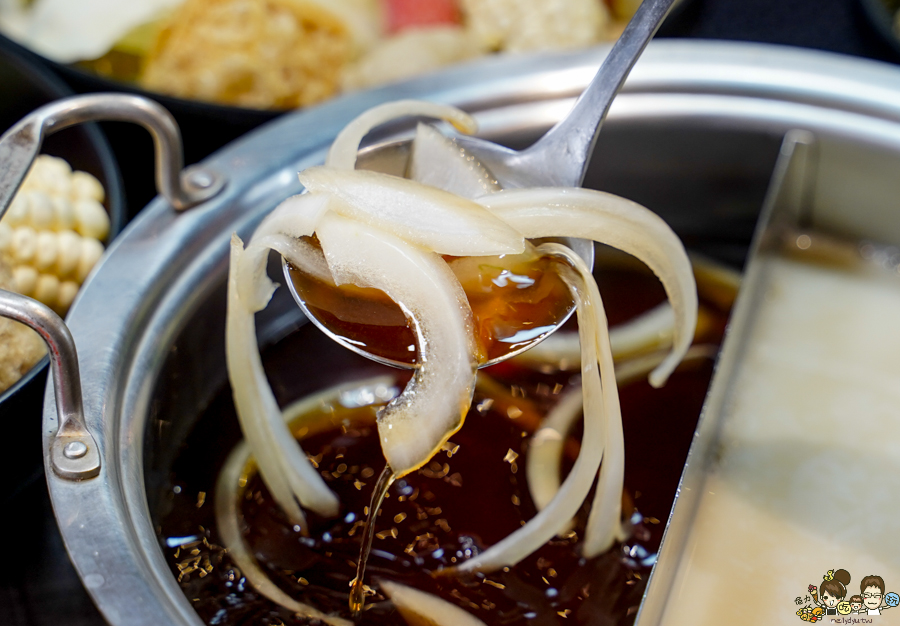 鍋道一號-高雄鳳山店 文山特區 免費涼麵 免費滷肉飯 火鍋 鍋物 包場 商務聚餐 午餐 約會 家庭聚餐 火鍋推薦 鍋物 鑄鐵鍋 個人鴛鴦鍋