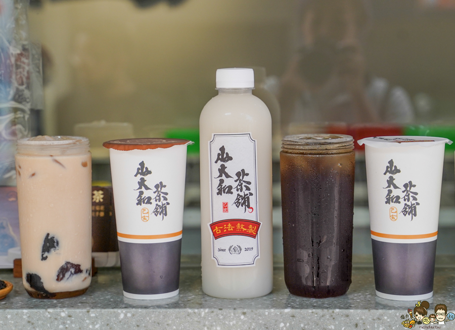 高雄茶飲 高雄飲料 高雄奶茶 青草茶 冬瓜茶 洛神 薏仁 杏仁 古早味 懷舊 涼水 呷涼水 透心涼 罐裝