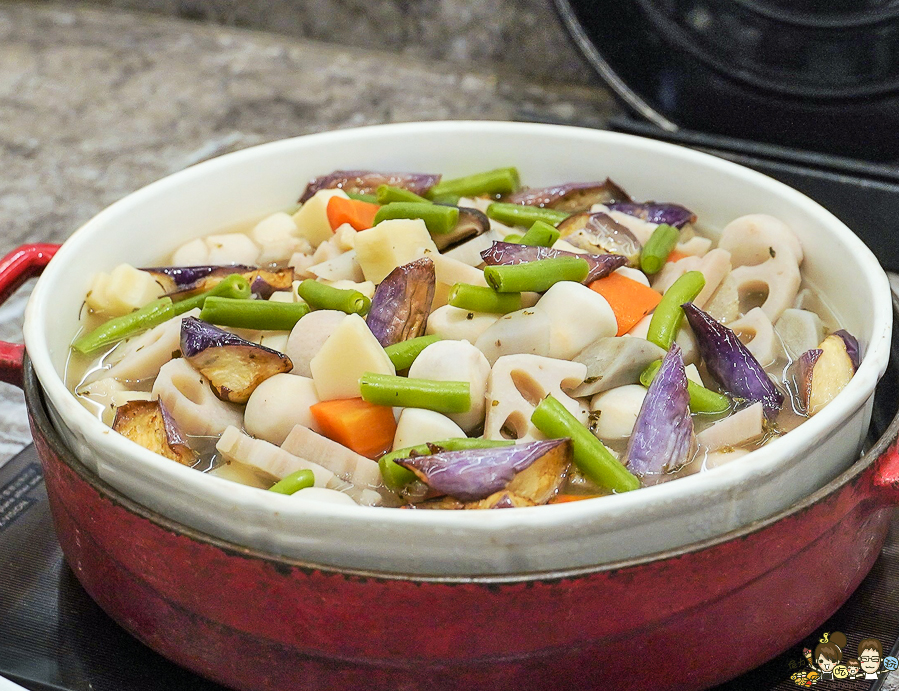 高雄火鍋 火鍋吃到飽 吃到飽 木櫃工廠創意鍋物 聚餐 聚會 多人聚餐 謝師宴 吃到飽 甜點 海鮮 和牛 可朗芙 限定 下午茶