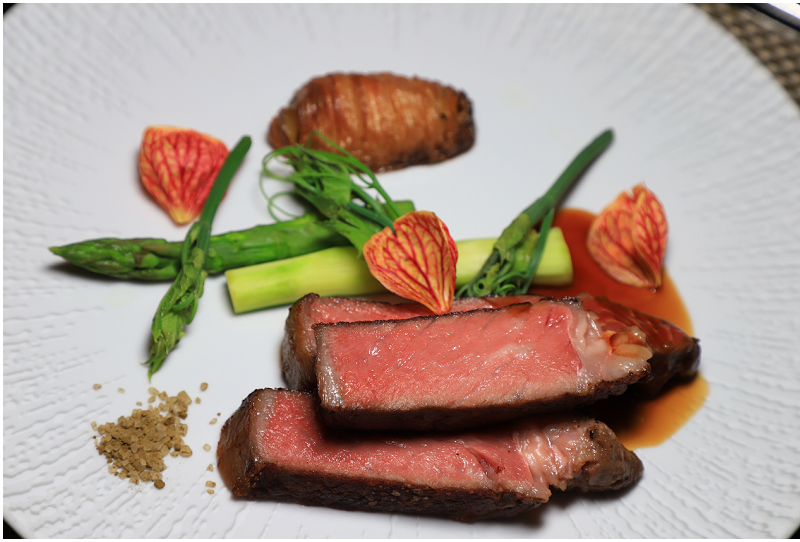 蘇澳瓏山林飯店評價最好專案之一：主菜01