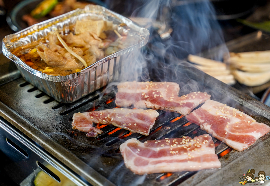 花燒肉 高雄燒肉 個人燒肉 單人燒肉 燒肉套餐 聚餐 聚會 包廂 駐唱 北高雄美食 高雄燒肉推薦