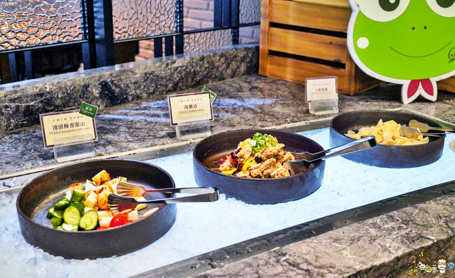 高雄火鍋 火鍋吃到飽 吃到飽 木櫃工廠創意鍋物 聚餐 聚會 多人聚餐 謝師宴 吃到飽 甜點 海鮮 和牛 可朗芙 限定 下午茶