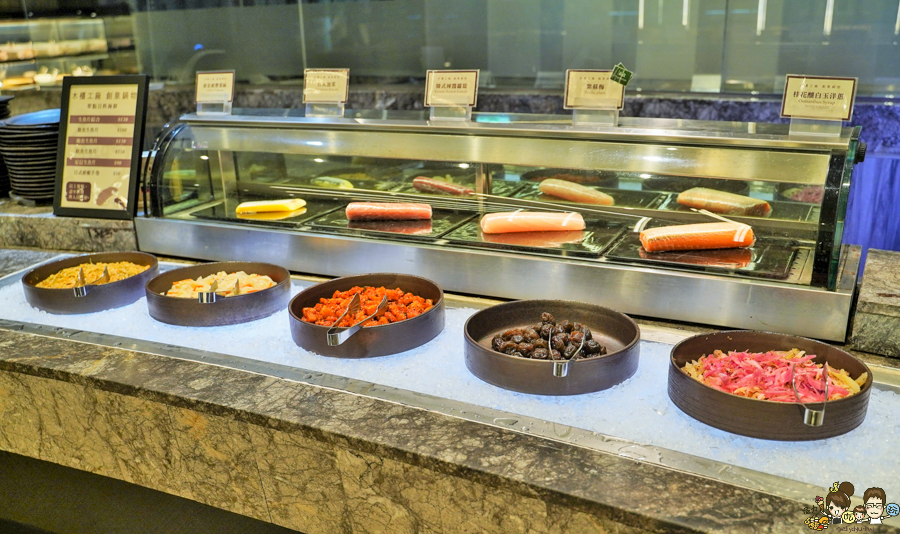 高雄火鍋 火鍋吃到飽 吃到飽 木櫃工廠創意鍋物 聚餐 聚會 多人聚餐 謝師宴 吃到飽 甜點 海鮮 和牛 可朗芙 限定 下午茶