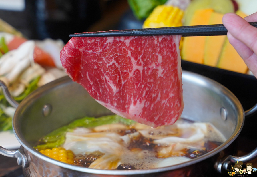 高雄火鍋 火鍋吃到飽 吃到飽 木櫃工廠創意鍋物 聚餐 聚會 多人聚餐 謝師宴 吃到飽 甜點 海鮮 和牛 可朗芙 限定 下午茶