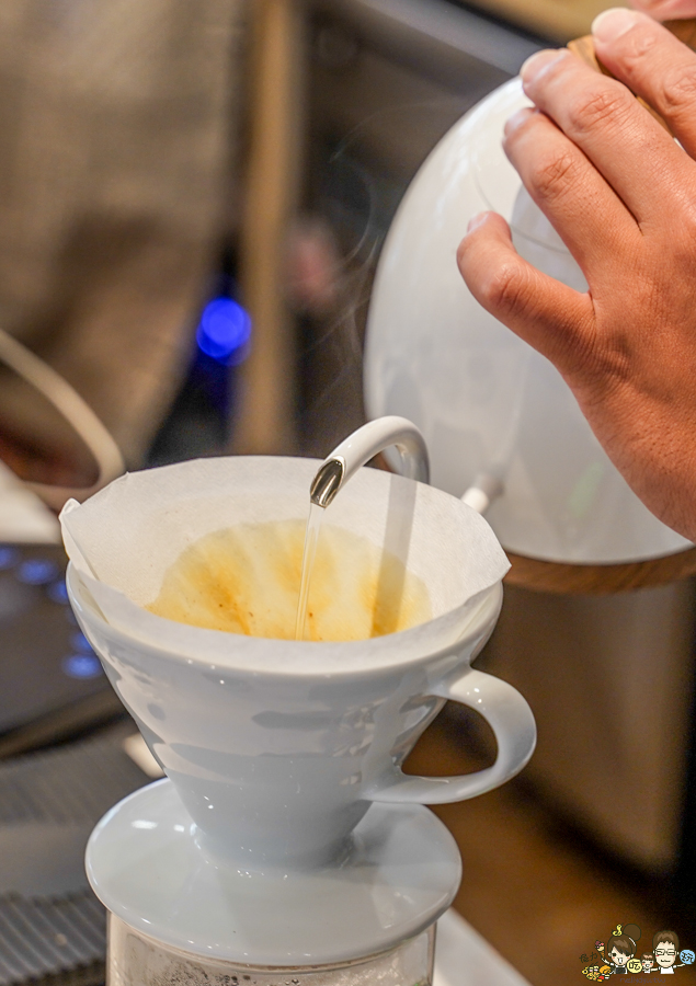 依賴咖啡 三民咖啡 咖啡館 文山特區 推薦咖啡 甜點 手工甜點 單品咖啡 網美咖啡店 文青 包場 場地租借