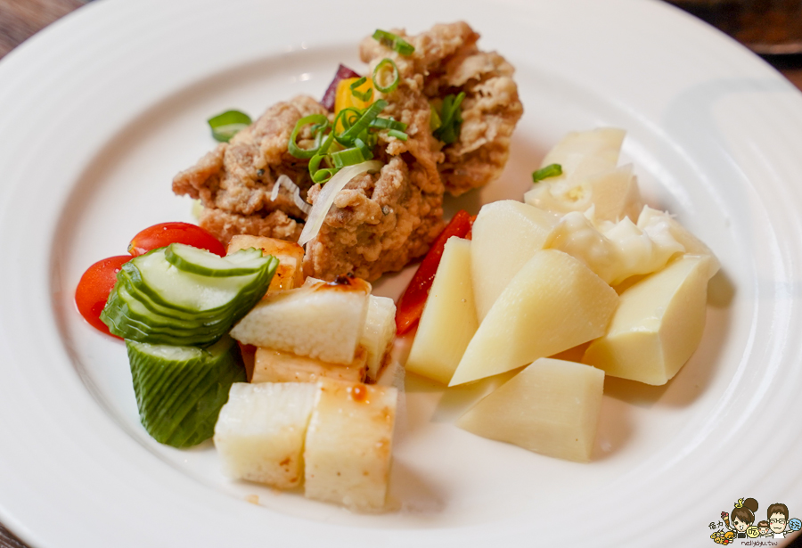 高雄火鍋 火鍋吃到飽 吃到飽 木櫃工廠創意鍋物 聚餐 聚會 多人聚餐 謝師宴 吃到飽 甜點 海鮮 和牛 可朗芙 限定 下午茶