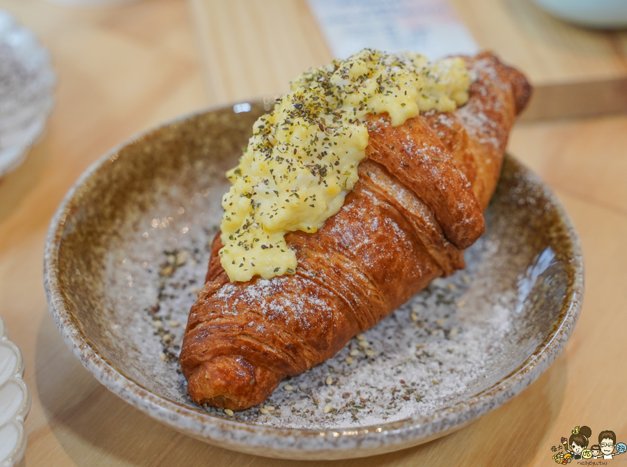 依賴咖啡 三民咖啡 咖啡館 文山特區 推薦咖啡 甜點 手工甜點 單品咖啡 網美咖啡店 文青 包場 場地租借