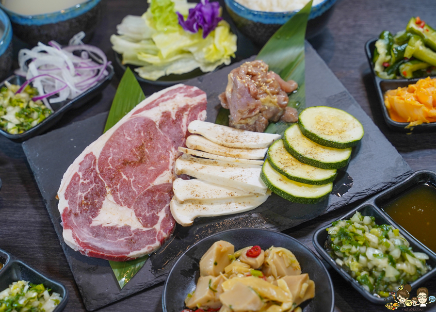花燒肉 高雄燒肉 個人燒肉 單人燒肉 燒肉套餐 聚餐 聚會 包廂 駐唱 北高雄美食 高雄燒肉推薦