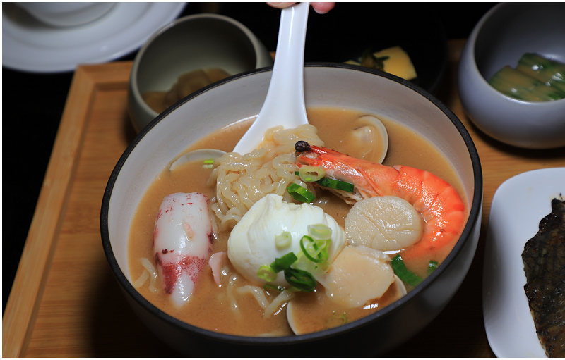 蘇澳瓏山林飯店評價最好專案之一：早餐主菜01