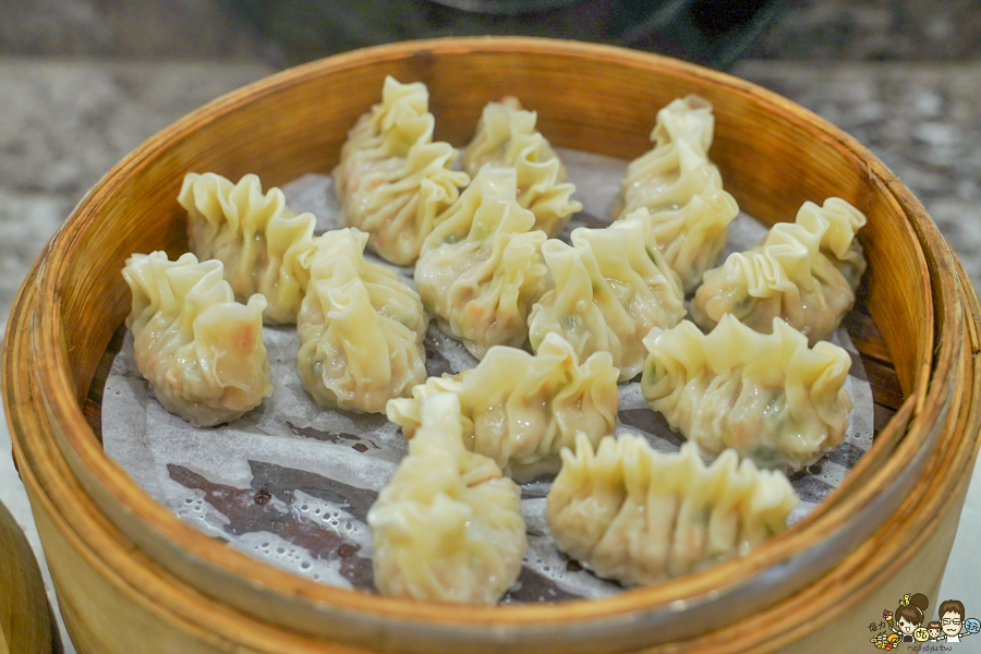 高雄火鍋 火鍋吃到飽 吃到飽 木櫃工廠創意鍋物 聚餐 聚會 多人聚餐 謝師宴 吃到飽 甜點 海鮮 和牛 可朗芙 限定 下午茶