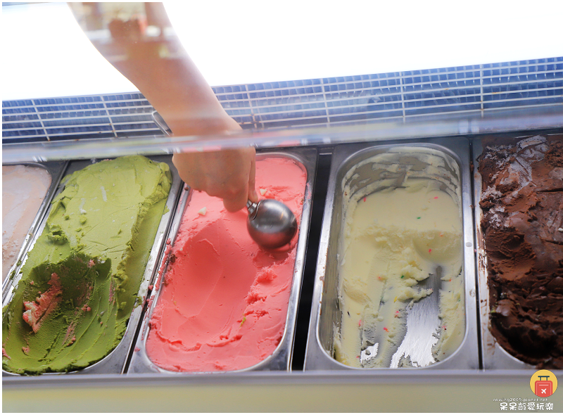 高雄美食｜常美冰店！必點常美招牌冰！香蕉冰加冰淇淋一次滿足！