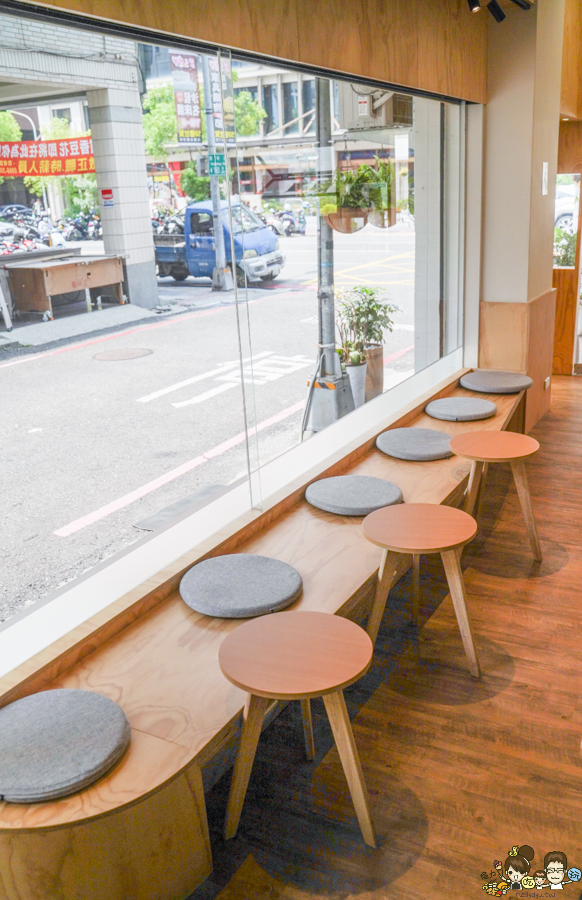 依賴咖啡 三民咖啡 咖啡館 文山特區 推薦咖啡 甜點 手工甜點 單品咖啡 網美咖啡店 文青 包場 場地租借